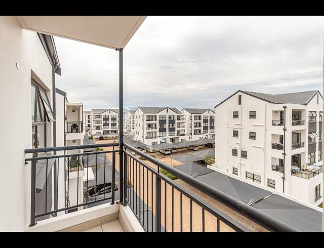 1 BEDROOM APARTMENT TO LET IN PARKLANDS NORTH
